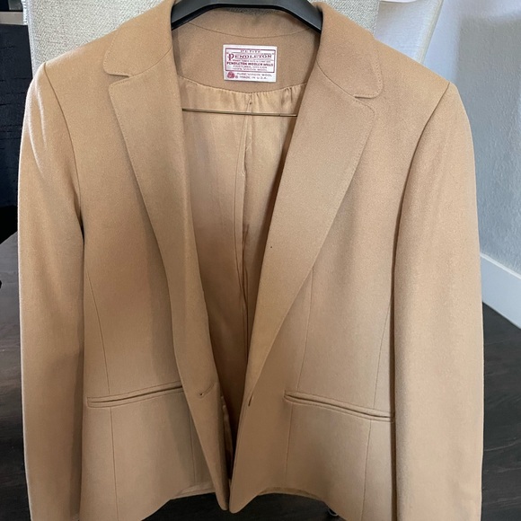 Pendleton Tan Blazer with Notched Lapels and Tailored Fit - Picture 1 of 3